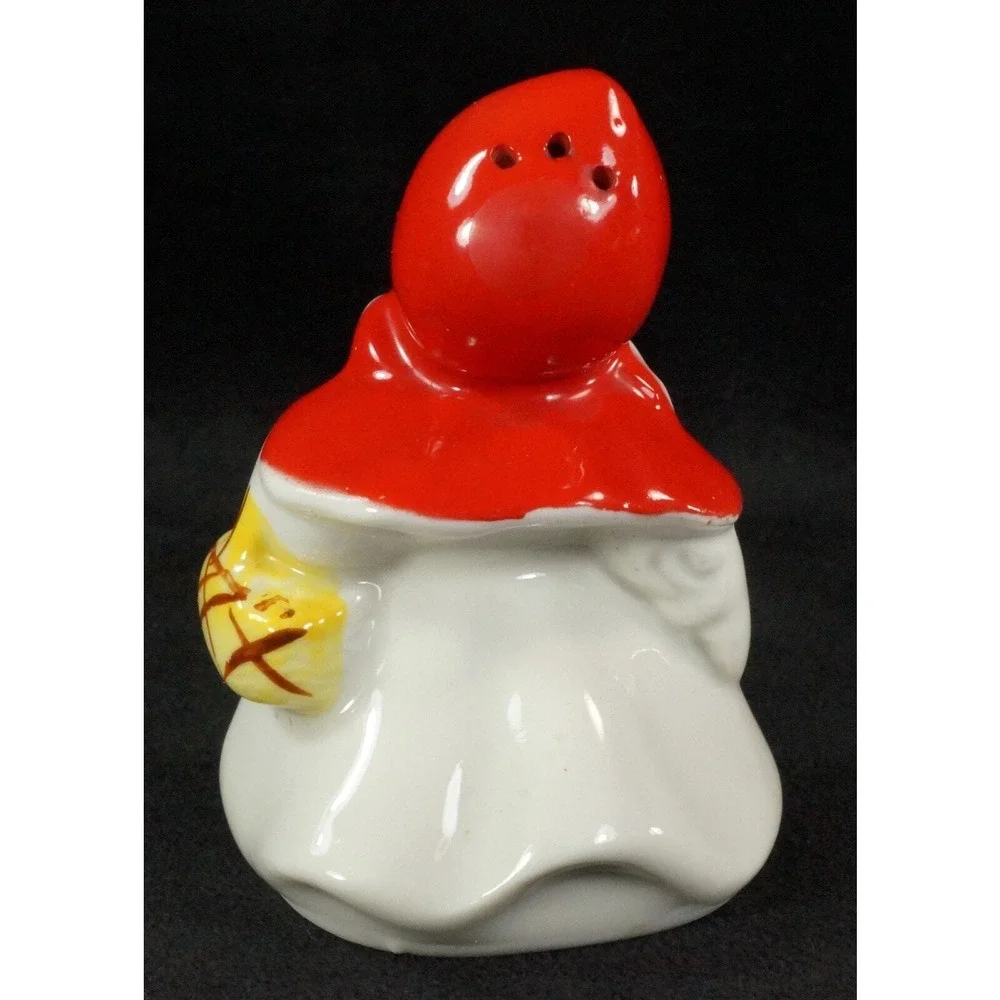 Vtg Hull Pottery Little Red Riding Hood Salt & Pepper Shakers 3.24